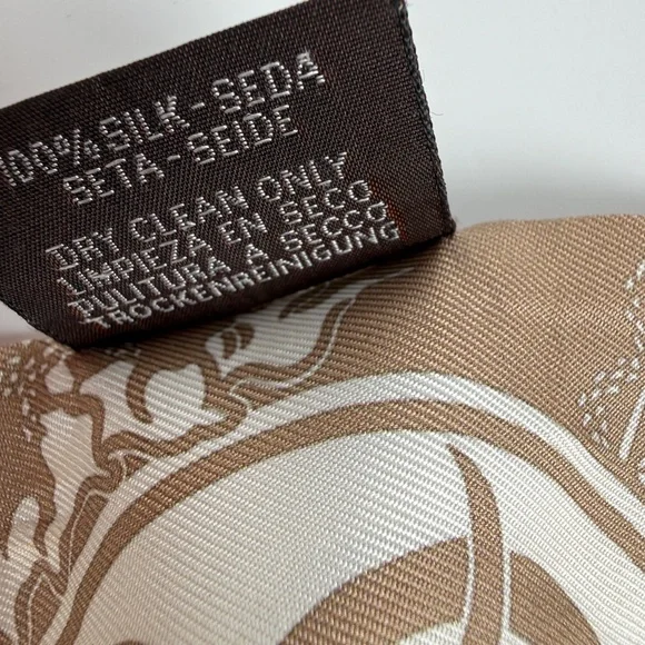 Hermes Ex Libris Horse Carriage Print Beige White Caramel Silk Twilly Scarf - Picture 13 of 13